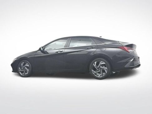 Used 2025 Hyundai Elantra Limited FWD image 45