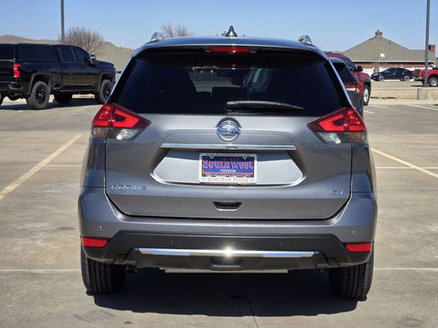 Used 2020 Nissan Rogue SV w/ Sun & Sound Touring Package image 6