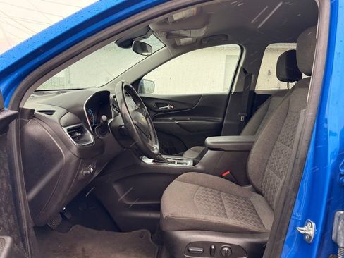 Used 2024 Chevrolet Equinox LT FWD image 2