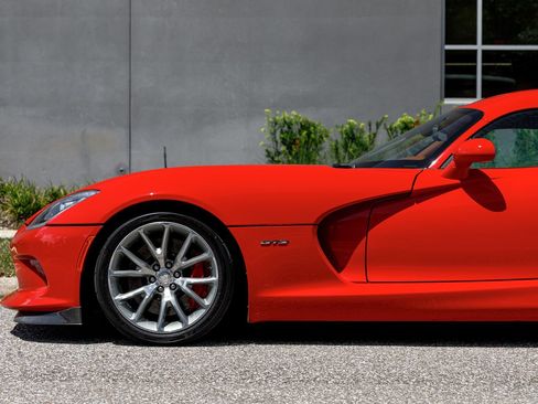 Used 2014 SRT Viper GTS w/ GTS Laguna Interior Package RWD image 27