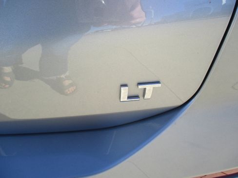 Used 2023 Chevrolet Equinox LT image 6