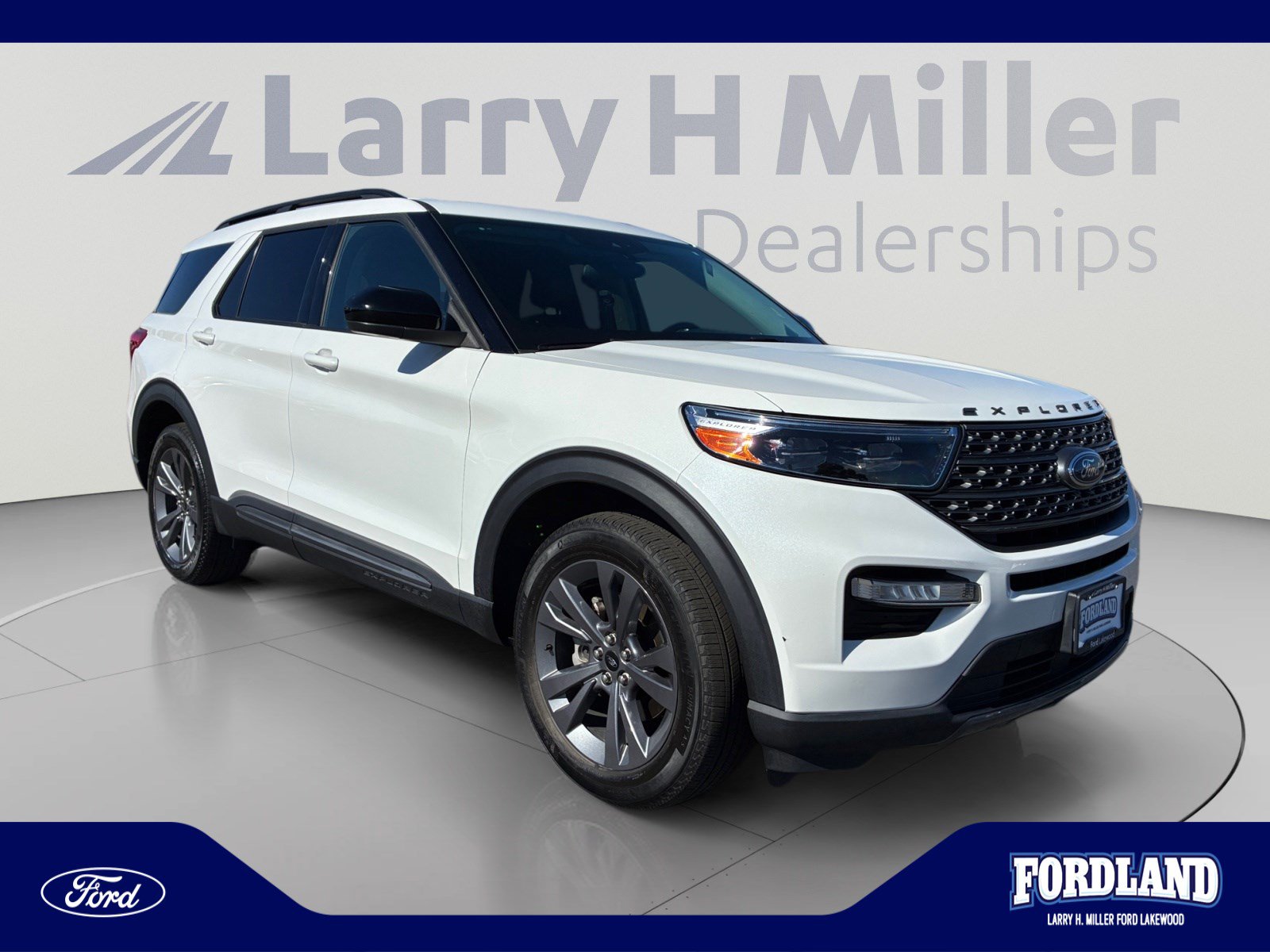 Used 2023 Ford Explorer XLT w/ Equipment Group 202A AWD/4WD image 7