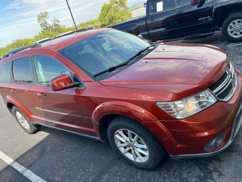 Used 2014 Dodge Journey SXT w/ Flexible Seating Group FWD image 10
