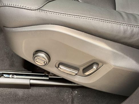 New 2025 Volvo XC60 B5 Core w/ Climate Package image 14