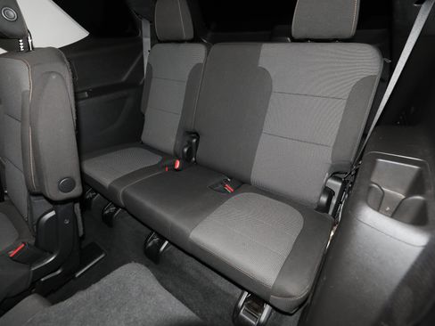 Used 2018 Chevrolet Traverse LT AWD/4WD image 41