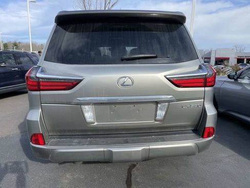 Used 2017 Lexus LX 570 4WD w/ Luxury Package image 4