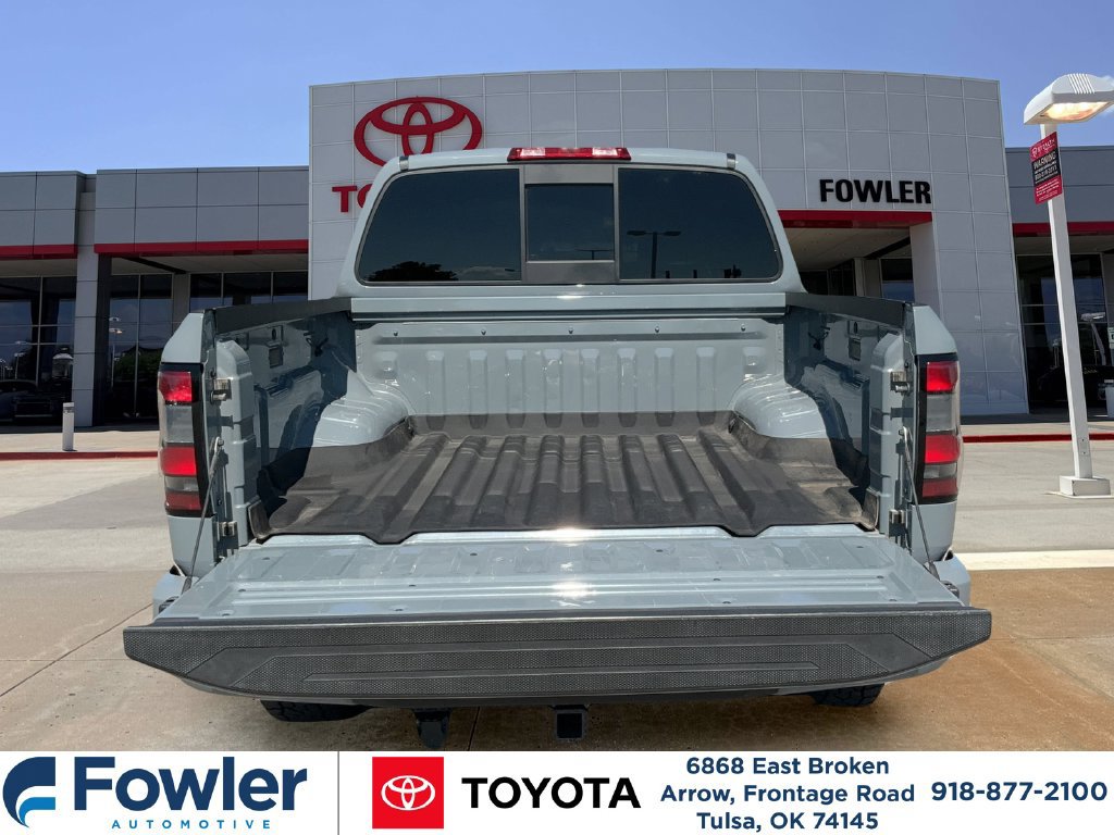 Used 2022 Nissan Frontier PRO-4X w/ Off-Road Protection Package AWD/4WD image 17