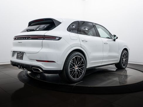Certified 2026 Porsche Cayenne image 7