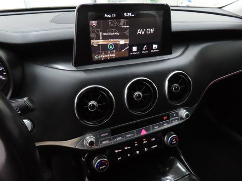 Used 2018 Kia Stinger Premium AWD/4WD image 17
