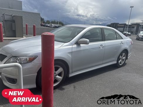 Used 2010 Toyota Camry SE w/ Sport Leather Pkg FWD image 7