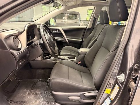 Used 2017 Toyota RAV4 XLE AWD/4WD image 24
