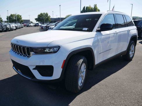 New 2025 Jeep Grand Cherokee Laredo X image 3