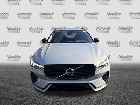 Certified 2025 Volvo XC60 B5 Plus image 3