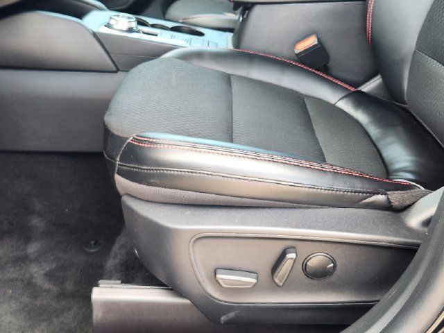 Used 2025 Ford Escape ST-Line Select AWD/4WD image 25