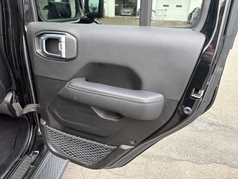 Used 2023 Jeep Wrangler Unlimited Sahara w/ Cold Weather Group AWD/4WD image 17