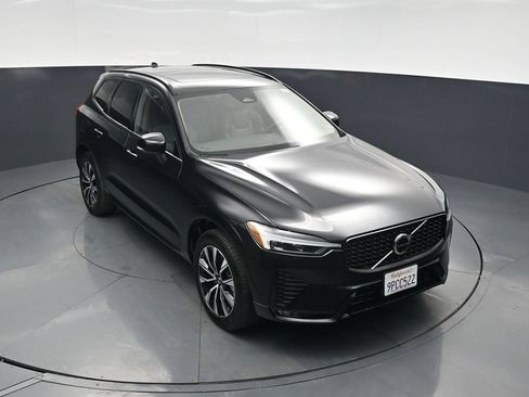 Used 2025 Volvo XC60 B5 Plus AWD/4WD image 40