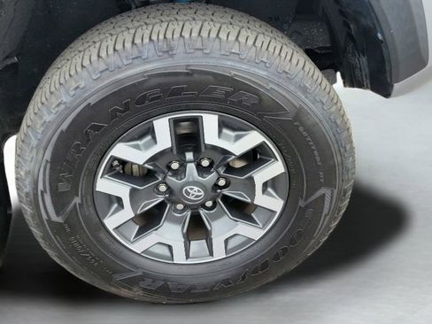 Used 2021 Toyota Tacoma TRD Off-Road image 10