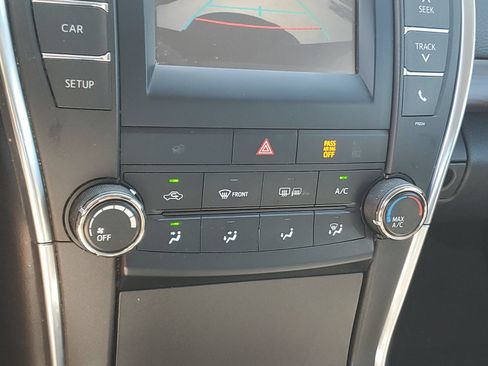 Used 2016 Toyota Camry LE FWD image 28