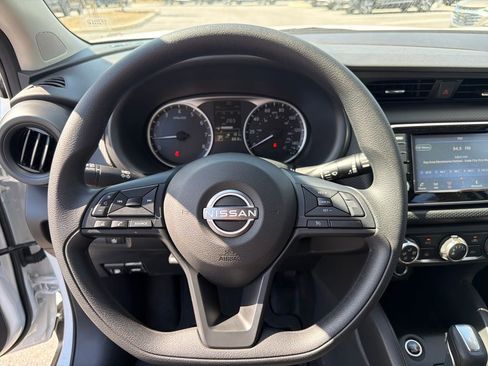 Certified 2025 Nissan Kicks Play S image 24