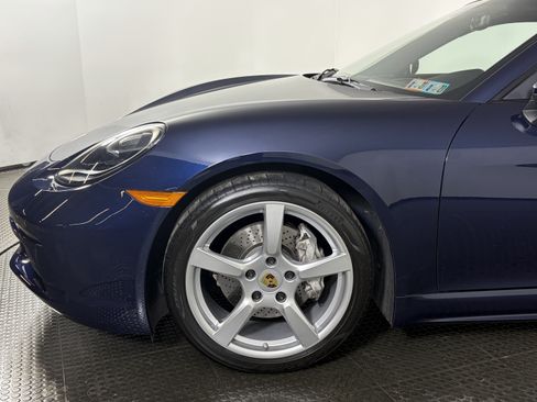 Used 2018 Porsche 718 Cayman RWD image 4