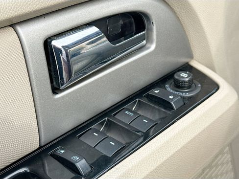 Used 2012 Ford Expedition Limited image 7