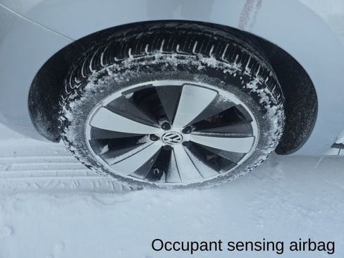 Used 2013 Volkswagen Beetle 2.0T image 29