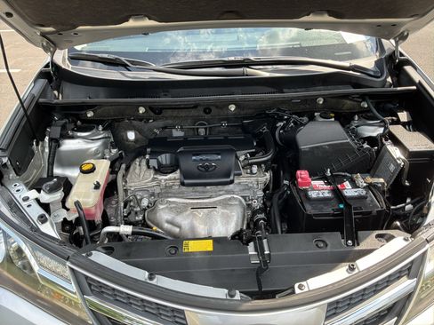 Used 2013 Toyota RAV4 XLE FWD image 33
