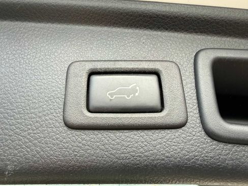 Used 2018 Subaru Forester 2.5i Touring image 37