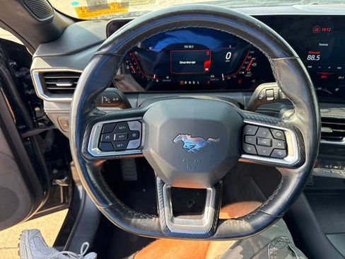Used 2025 Ford Mustang Premium RWD image 18