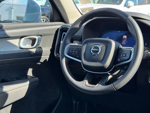 Certified 2025 Volvo XC40 B5 Core image 13