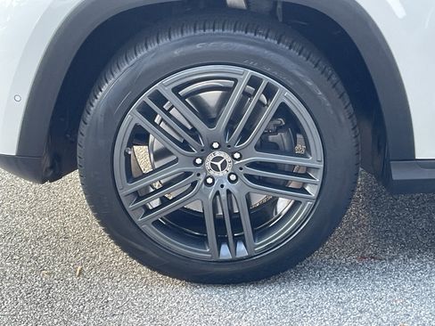 Certified 2024 Mercedes-Benz GLS 450 4MATIC image 17