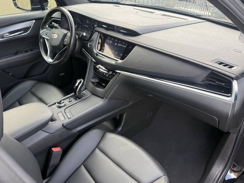 Used 2024 Cadillac XT6 Luxury FWD image 18