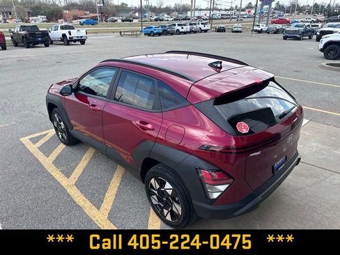 Used 2025 Hyundai Kona SEL image 4