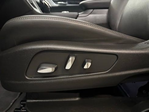 Used 2024 Cadillac XT6 Premium Luxury image 7