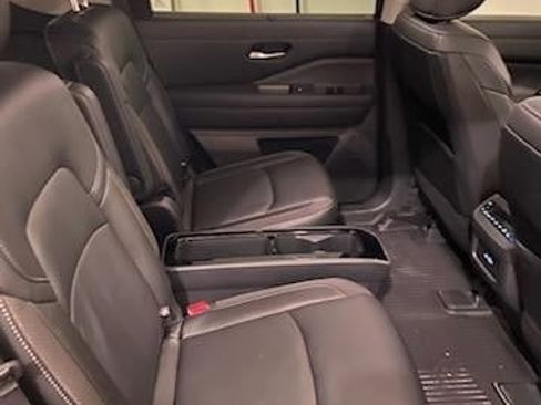 Used 2025 Nissan Pathfinder SL w/ SL Premium Package image 6