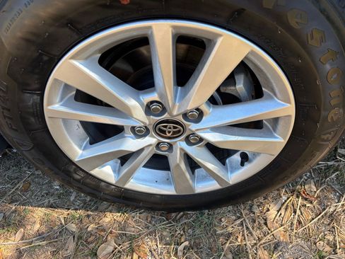 Used 2025 Toyota Camry LE image 30