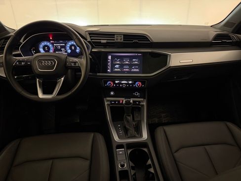Used 2020 Audi Q3 2.0T Premium w/ Convenience Package AWD/4WD image 16