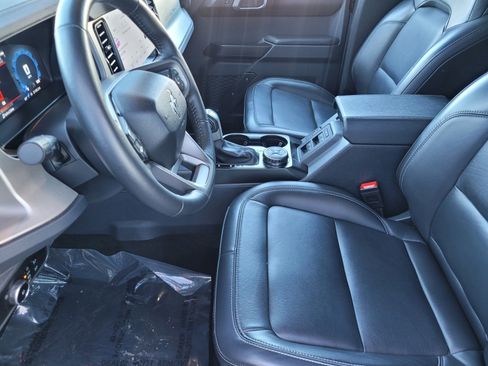 Used 2025 Ford Bronco Outer Banks image 21