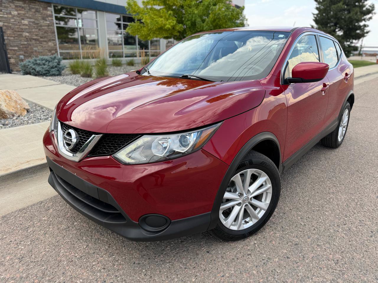 Used 2018 Nissan Rogue Sport S w/ S Appearance Package AWD/4WD image 1
