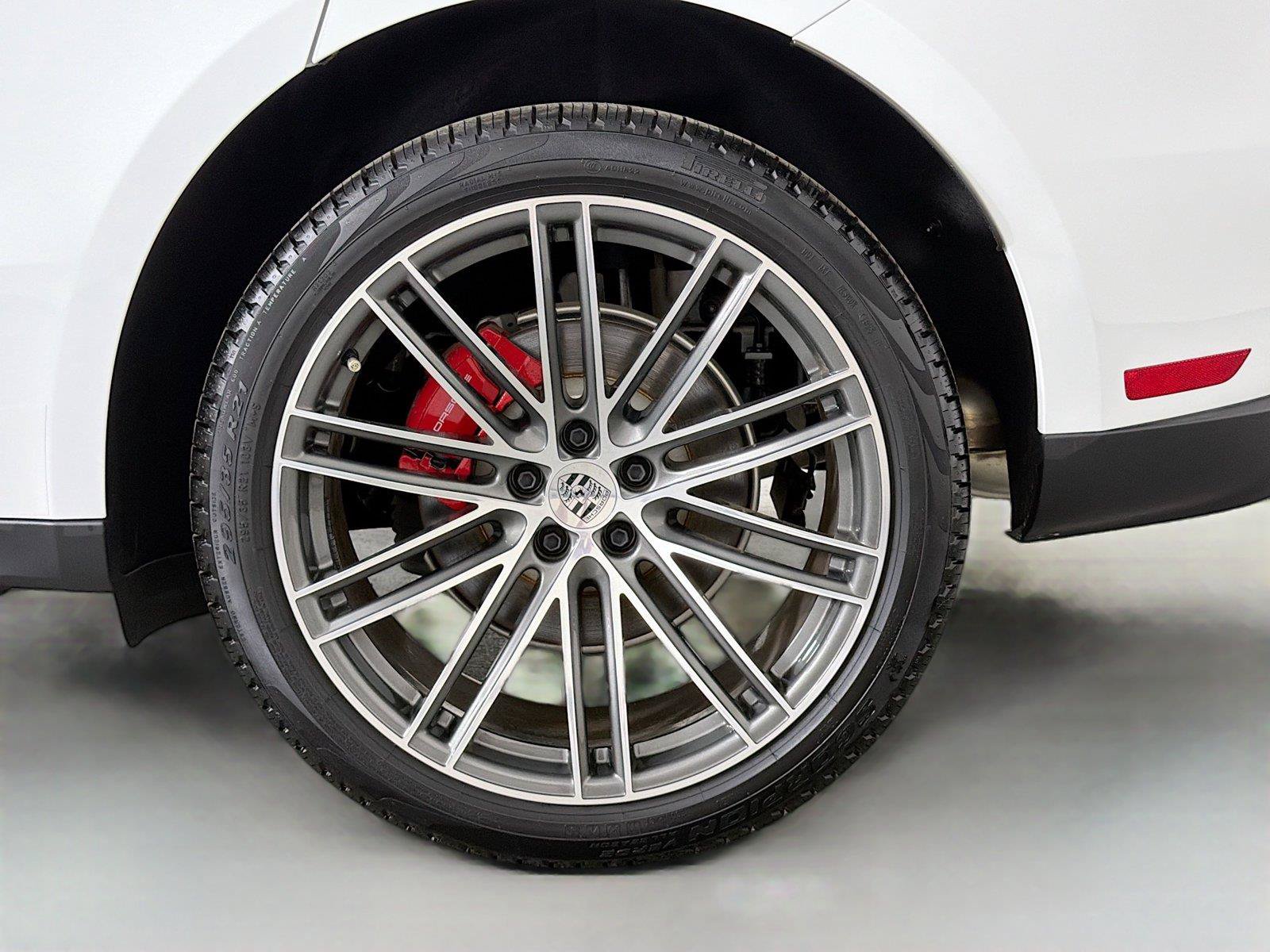 Certified 2025 Porsche Macan S AWD/4WD image 12