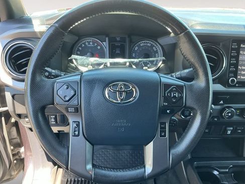 Certified 2020 Toyota Tacoma TRD Off-Road AWD/4WD image 13