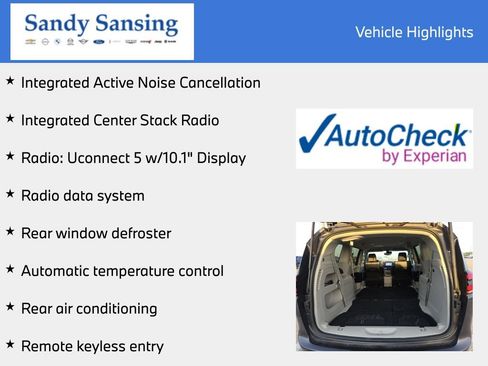 Used 2023 Chrysler Pacifica Touring-L FWD image 7