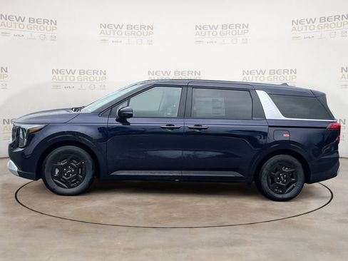 New 2026 Kia Carnival FWD image 2