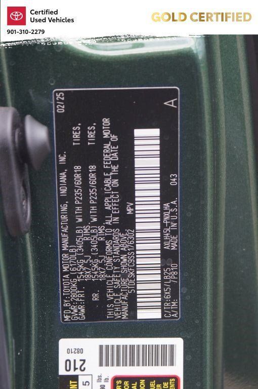 Used 2025 Toyota Sienna Platinum AWD/4WD image 30