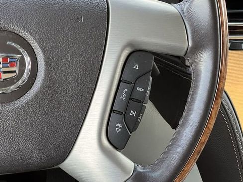 Used 2011 Cadillac Escalade Platinum image 13