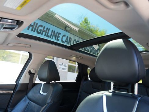 Used 2024 Hyundai Tucson Limited AWD/4WD image 3