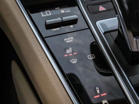 Used 2018 Porsche Panamera 4 w/ Sport Chrono Package image 32