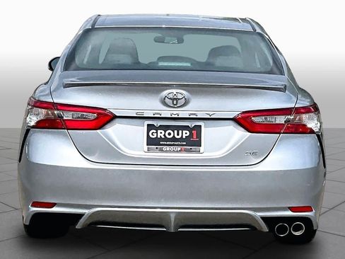 Used 2018 Toyota Camry SE FWD image 4