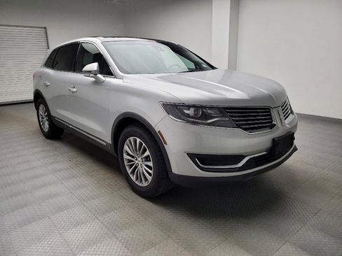 Used 2017 Lincoln MKX Select w/ Select Plus Package AWD/4WD image 13