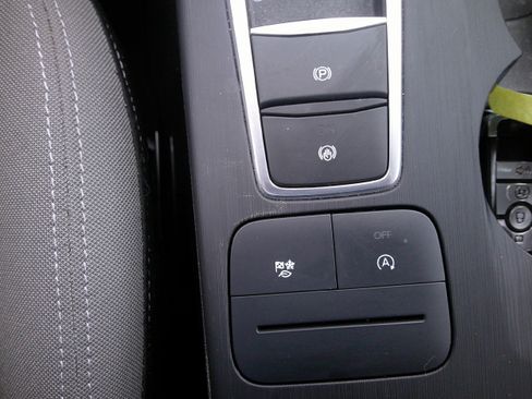 Certified 2022 Ford Escape SE w/ Cold Weather Package image 14